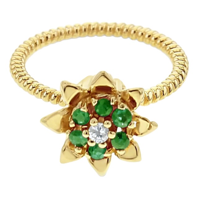Tall Emerald Tulip Ring 14k Yellow Gold, Size 7 For Sale