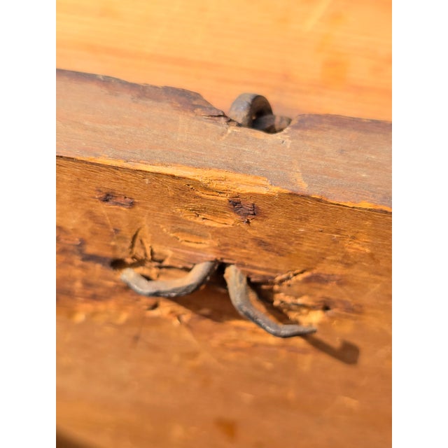 Federal Period Lift-Top Blanket Chest With Drawers, C. 1790–1810, Connecticut Origin For Sale - Image 16 of 16