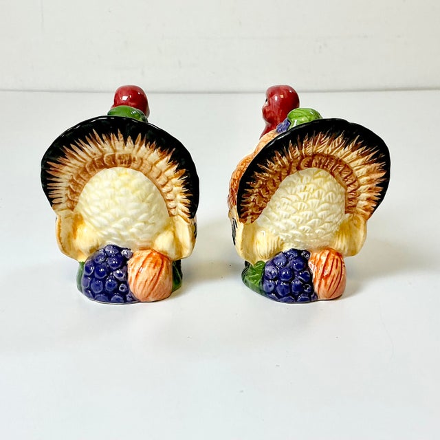 Brick Red 1960s Mid-Century Americana Boho Chic Thanksgiving Colorful Turkey Salt and Pepper Shakers - A Pair For Sale - Image 8 of 11