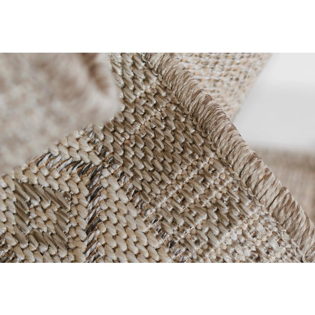 Momeni Contemporary Indoor/Outdoor Hampton Garden Rug in Grey, 5'3" x 7' For Sale - Image 4 of 7