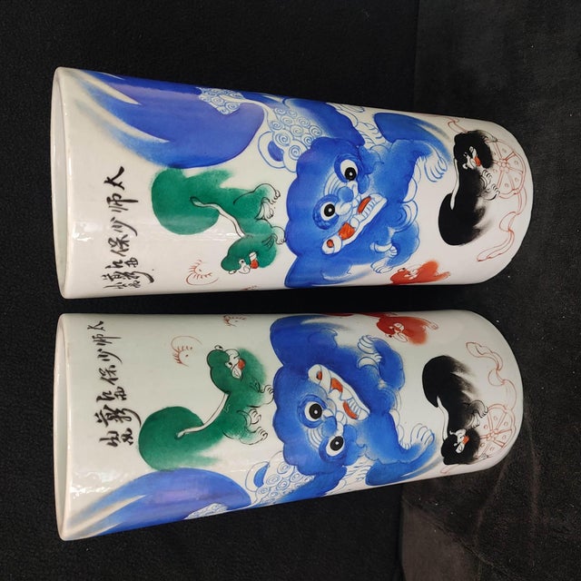 A Pair of Chinese Ceramic Pot,Famille Rose Porcelain Hat Pot Hand Painted Foo Dogs Pattern For Sale - Image 4 of 12