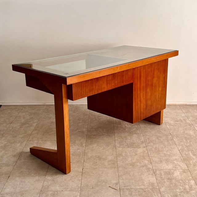 Wood Mid-Century Italian Desk with Z-Shaped Legs and Glass Top, 1970s For Sale - Image 7 of 9