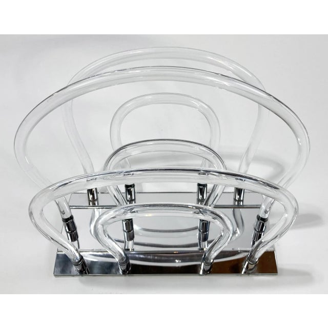 Vintage MCM Dorothy Thorpe Style Lucite Magazine Rack W/ Mirrored Base For Sale - Image 10 of 10