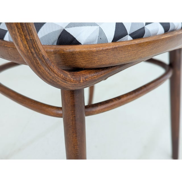 Brown No. 615 Bentwood Armchairs by Radomír Hofman for Ton, 1960s, Set of 2 For Sale - Image 8 of 12