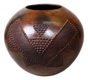 Zulu Pot in Clay