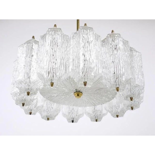 Brass Chandelier with Textured Ice Glass attributed to J. T. Kalmar for Kalmar, Austria, 1950s For Sale - Image 9 of 11