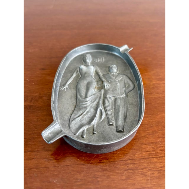 Mid-Century Modern Vintage Art Deco “Heads or Tails” Speakeasy Ashtray With Figural Couple For Sale - Image 3 of 5