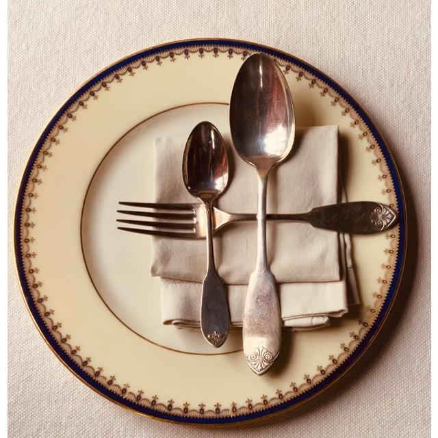 Metal Late 19th Century English Traditional Set of Flatware - 12pcs For Sale - Image 7 of 11