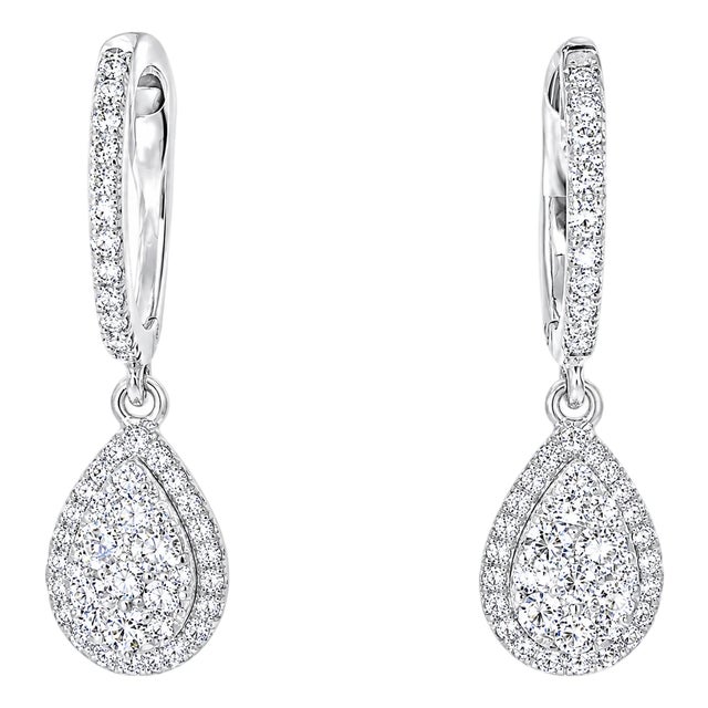 Late 20th Century Pair of 14K White Gold Brilliant Round Diamond Dangle Drop Earrings For Sale
