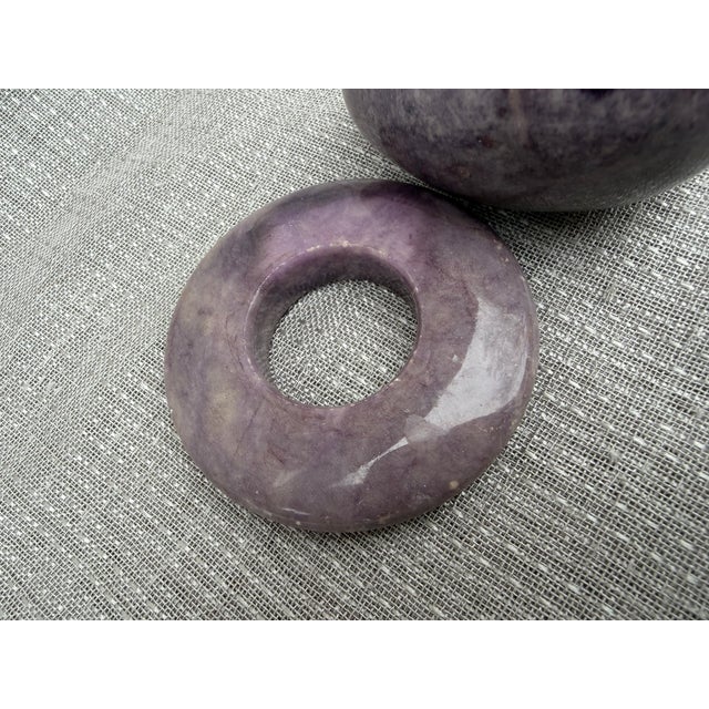 Vintage Purple Hand Carved Alabaster Egg and Stand Italy For Sale In New York - Image 6 of 16