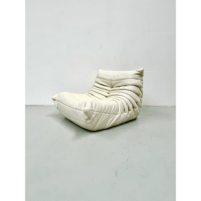 Ligne Roset French White Leather Togo Lounge Chair by Michel Ducaroy for Ligne Roset, 1970s For Sale - Image 4 of 11