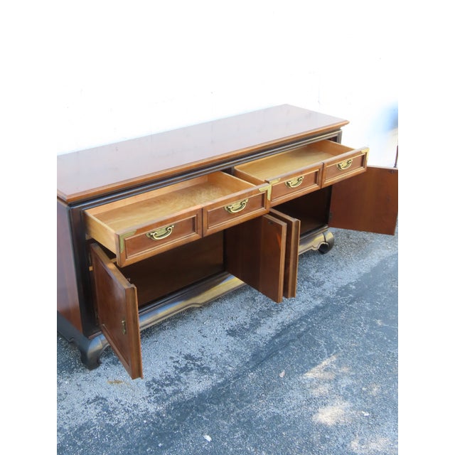Brown Broyhill Hollywood Regency Long Low Dresser Sideboard Media Cabinet 6353 For Sale - Image 8 of 18