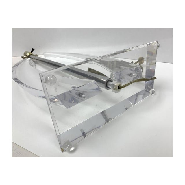 1970s Mid Century Modern Lucite Table Lamp For Sale - Image 12 of 12