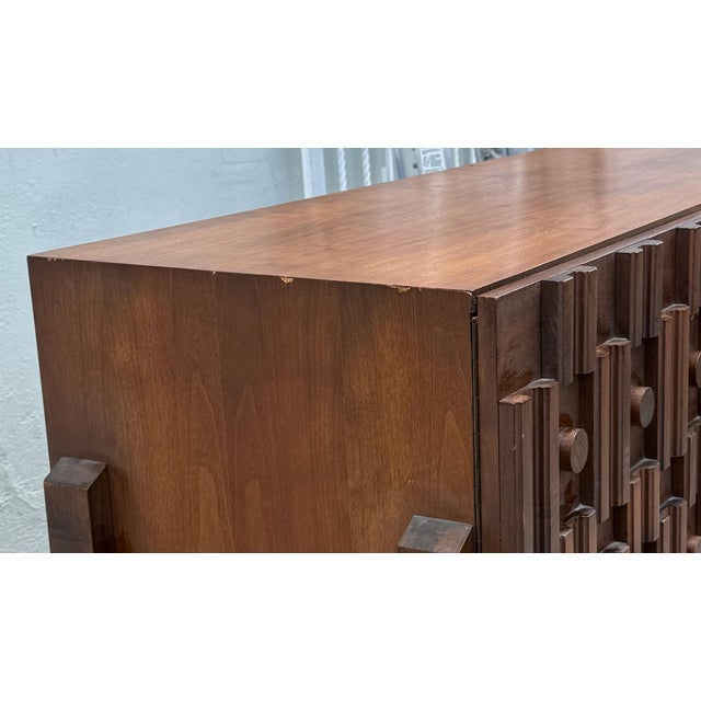 Mid Century Modern Canadian Architectural Long Chest Credenza Manner of Paul Evans For Sale - Image 14 of 15