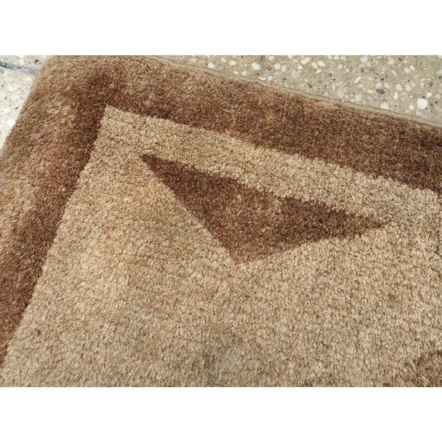 Galerie Shabab Collection Mid-20th Century Handmade English Art Deco Style Throw Rug in Brown For Sale In New York - Image 6 of 10