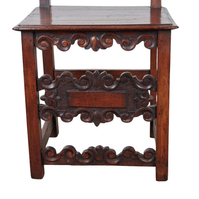 Wood 18th Century Pair of Italian Baroque-Style Walnut Side Chairs For Sale - Image 7 of 8