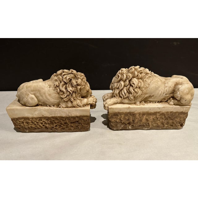 Figurative Late 19th Century Pair of Carved Marble Recumbent Lions For Sale - Image 3 of 5