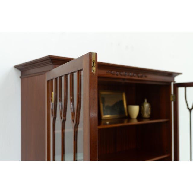 Danish Hepplewhite Mahogany Display Cabinet from Farre Møbelfabrik, 1970s For Sale - Image 10 of 18