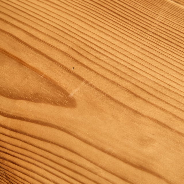 Wood Long Canadian Pinewood Table with Black Varnished Legs For Sale - Image 7 of 18