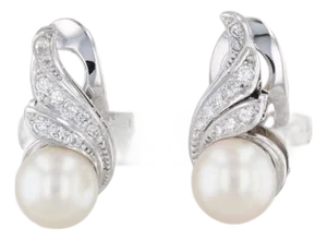 1940s Pair of Cultured Pearl 0.30ctw Diamond Drop Clip on Earrings 14k Gold Platinum