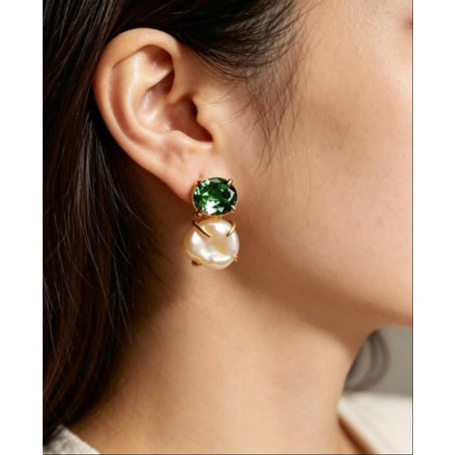 Elegant 14K yellow gold vermeil silver drop earrings featuring 2 natural oval green amethysts paired with 2 lustrous...