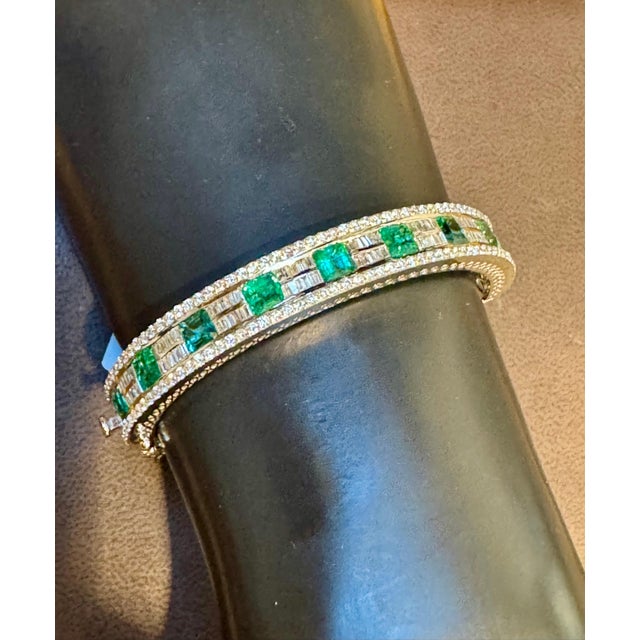 6.18 Carats Natural Zambian Emerald and 1.54 Cts Diamond BANGLE in 14k Gold For Sale - Image 13 of 18