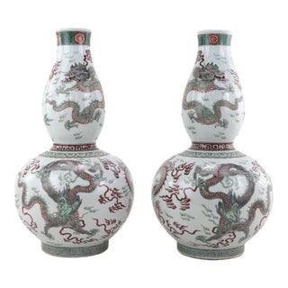 A Pair of Early 20th-Century Chinese Multicolored Dragon-Patterned Porcelain Gourd Vases, Bearing Imitation Qing Dynasty Kangxi Reign Marks. For Sale