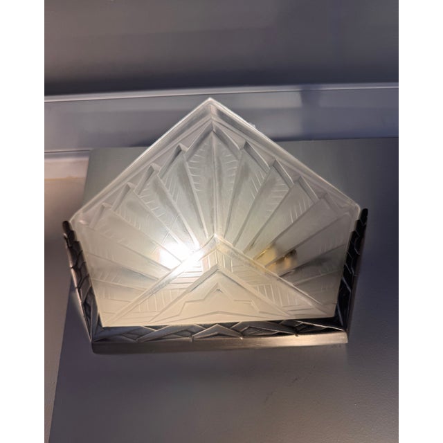 Silver Art Deco Wall Lights in Pressed Glass and Nickel-Plated Bronze, Set of 2 For Sale - Image 8 of 18