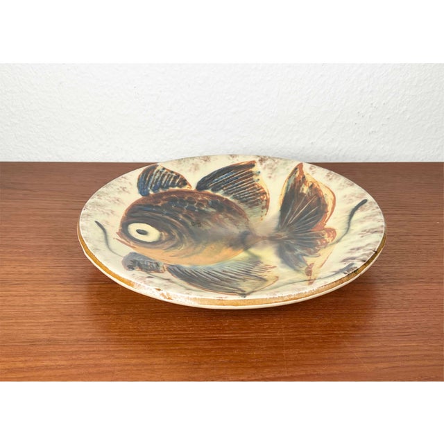 Mid-Century Spanish Studio Pottery Wall Plate with Fish Design from Puigdemont, 1960s For Sale - Image 5 of 16