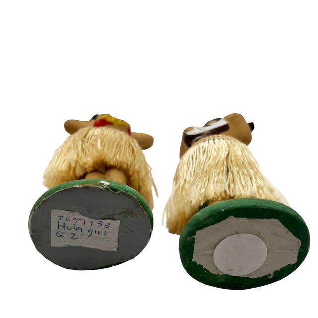 Mid 20th Century Hawaii Hula Girl Ukulele Player & Dancing Bobble Doll Pair For Sale - Image 9 of 9