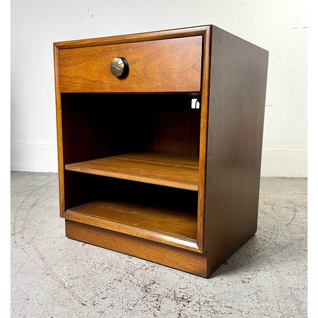 Mid Century Modern Henredon Circa ‘70 Walnut Nightstand / Side Table