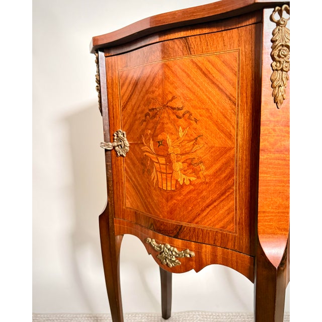 Mid 20th Century Mid 20th Century French Louis XV Style Mahogany Marquetry Side Cabinet With Key For Sale - Image 5 of 7
