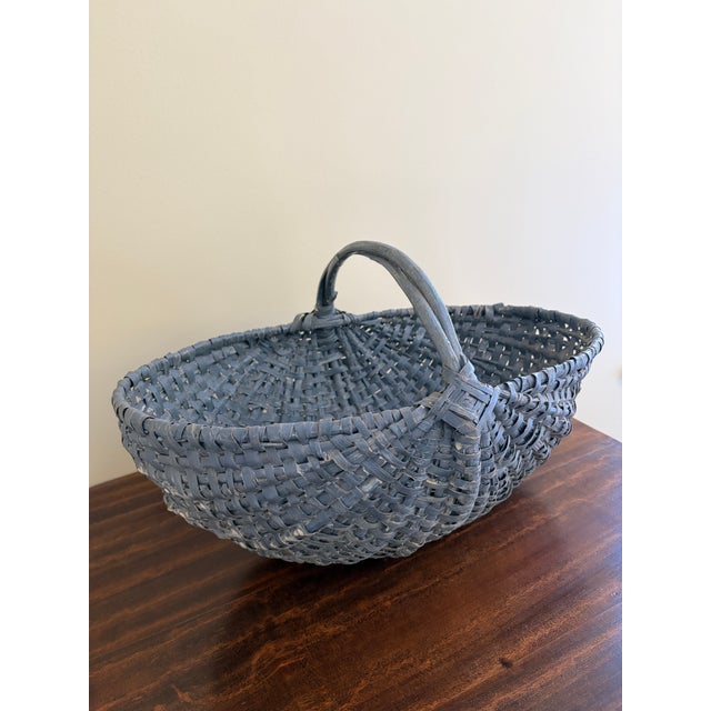 French Country Large Early 20th Century American Blue Splint Oak Buttocks Basket For Sale - Image 3 of 10