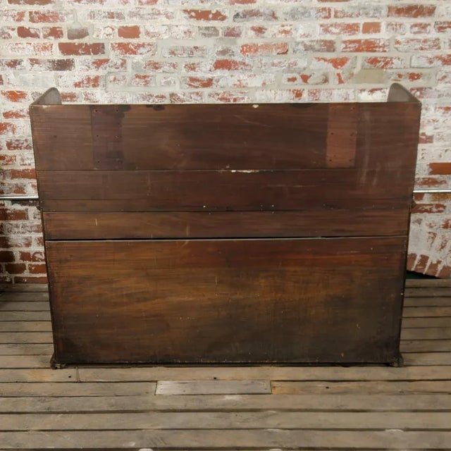 19th Century An English Mahogany Kneehole Desk, 19th C. For Sale - Image 5 of 10