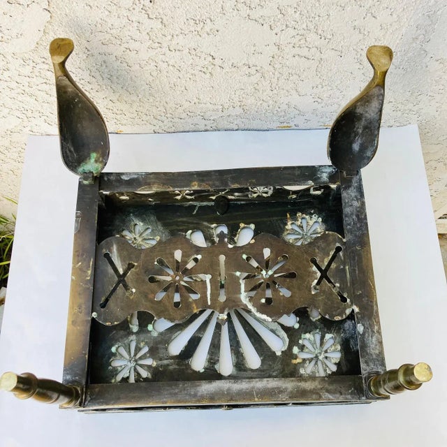 Metal 19th Century English Cast Brass Fireplace Footman Kettle Stool with Cabriole Legs For Sale - Image 7 of 13