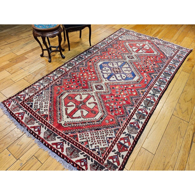 1900 - 1909 Vintage Shiraz Tribal Area Rug, Hand-Knotted Wool, Geometric Pattern, Red & Ivory, 5x10 For Sale - Image 5 of 13