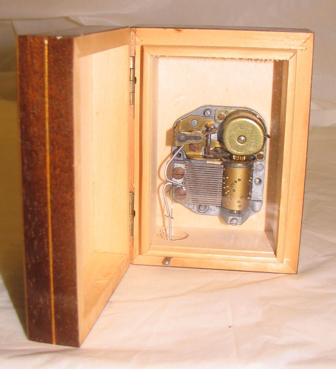 reuge music box