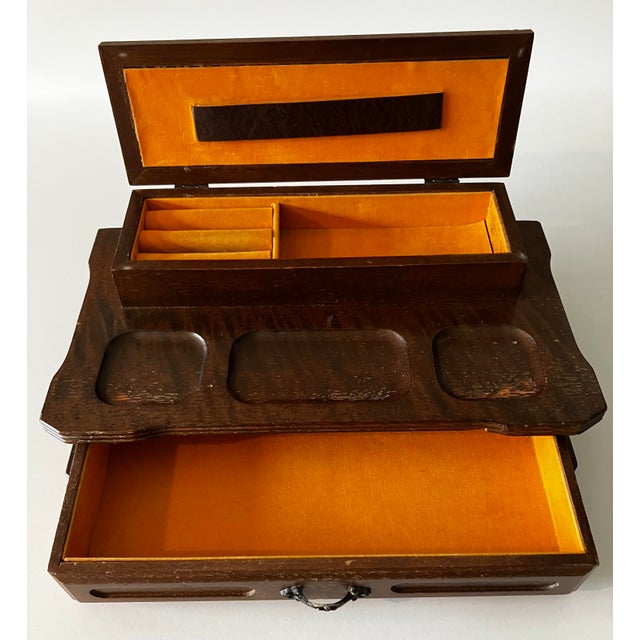 20th C. Mid-Century Modern Wooden Valet Jewelry Box With Woven Cane Top & Drawer For Sale - Image 10 of 18