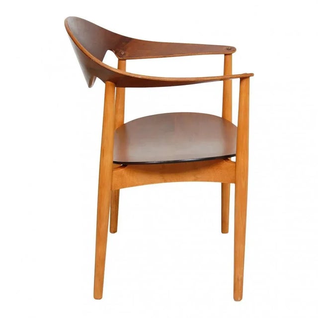 Axel Bender Madsen and Ejnar Larsen. Metropolitan chair of walnut and oak wood. The chair is supposedly from around the...