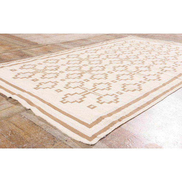 Ivory Vintage Indian Dhurrie Rug, 04'09 X 08'00 For Sale - Image 8 of 10