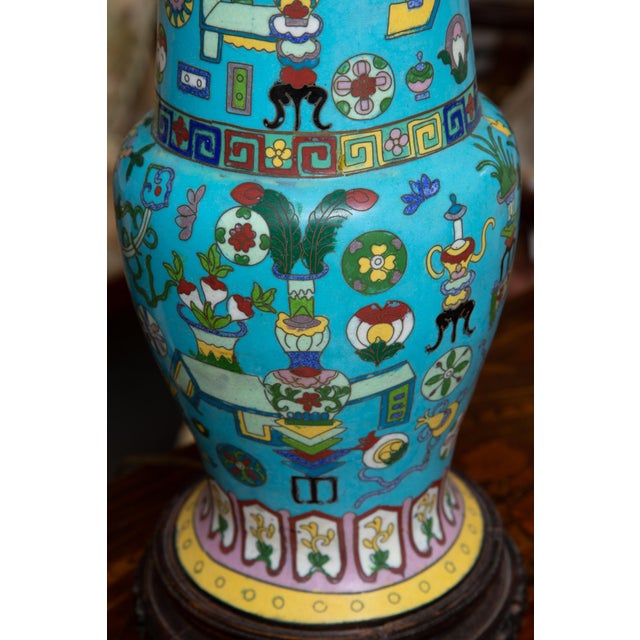 Chinese Pair of 19th Century Cloisonné Lamps For Sale - Image 3 of 6