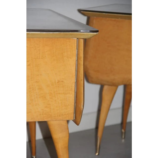 Italian Maple, Brass & Colored Glass Nightstands, 1960s, Set of 2 For Sale - Image 4 of 13