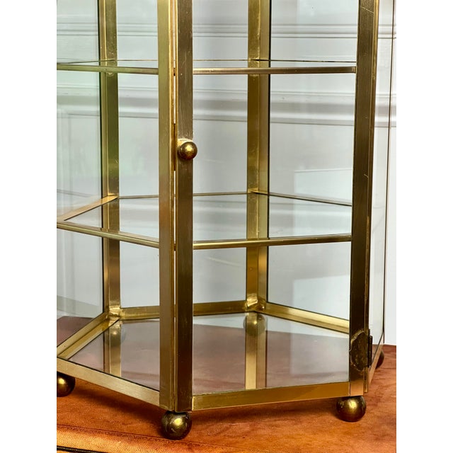 Brass Brass Three-Tier Hexagon Tabletop Vitrine Display Case, Curio Cabinet, 1970s, 15" For Sale - Image 8 of 10