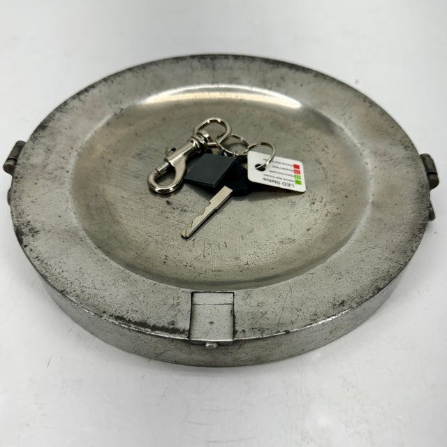 English Early 19th Century English Pewter Heating Dish or Hall Keys Plate For Sale - Image 3 of 10