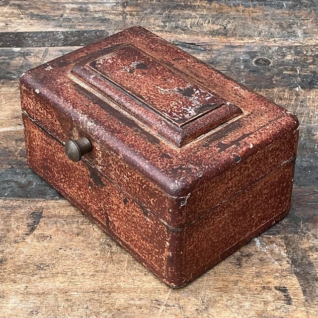Vintage Distressed Lidded Box For Sale - Image 10 of 12