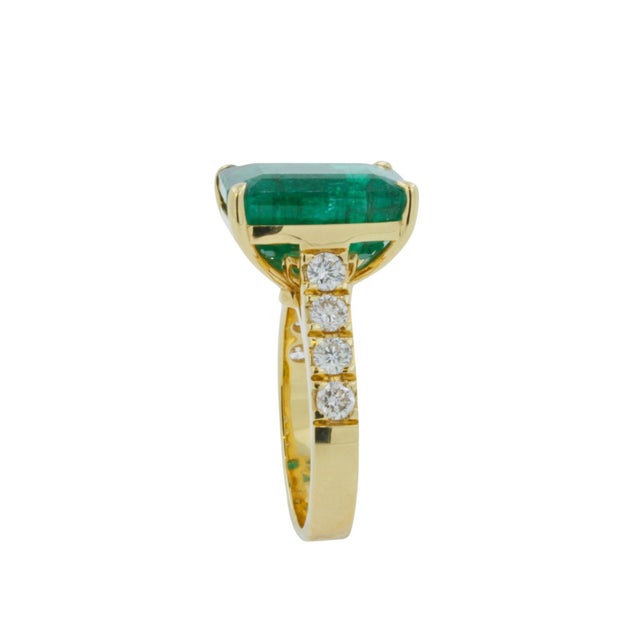 Early 21st Century Vivid Green Emerald Shape Square Step Cut Emerald Diamond Cocktail Stateme, Size 6.5 For Sale - Image 5 of 10