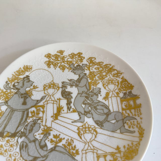 Serenade Plate No. IV by Bjørn Wiinblad for Rosenthal Classic Rose, Germany, 1990s For Sale - Image 3 of 4