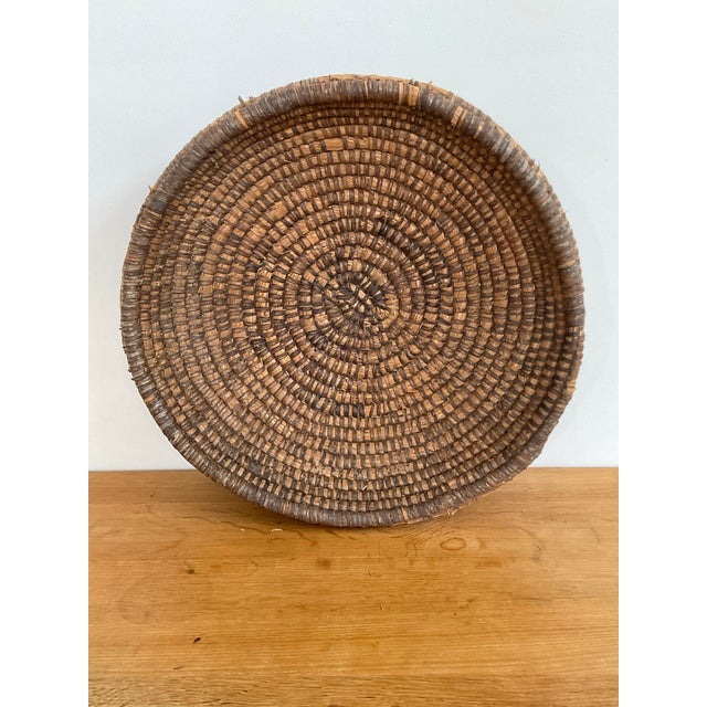 Large Hand-Woven Wicker Tray Basket For Sale In Raleigh - Image 6 of 18