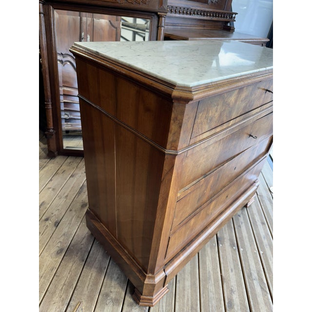 Louis Philippe Chest of Drawers in Walnut For Sale - Image 3 of 7