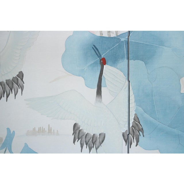 C. 1980s Chinoiserie Style Painted Silk Screen "Dancing Red-Crowned Cranes and Lotus" For Sale In Dallas - Image 6 of 17